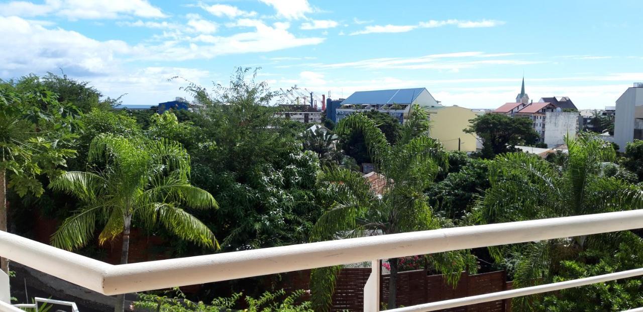 Fare Suisse Tahiti - Guesthouse パペーテ エクステリア 写真